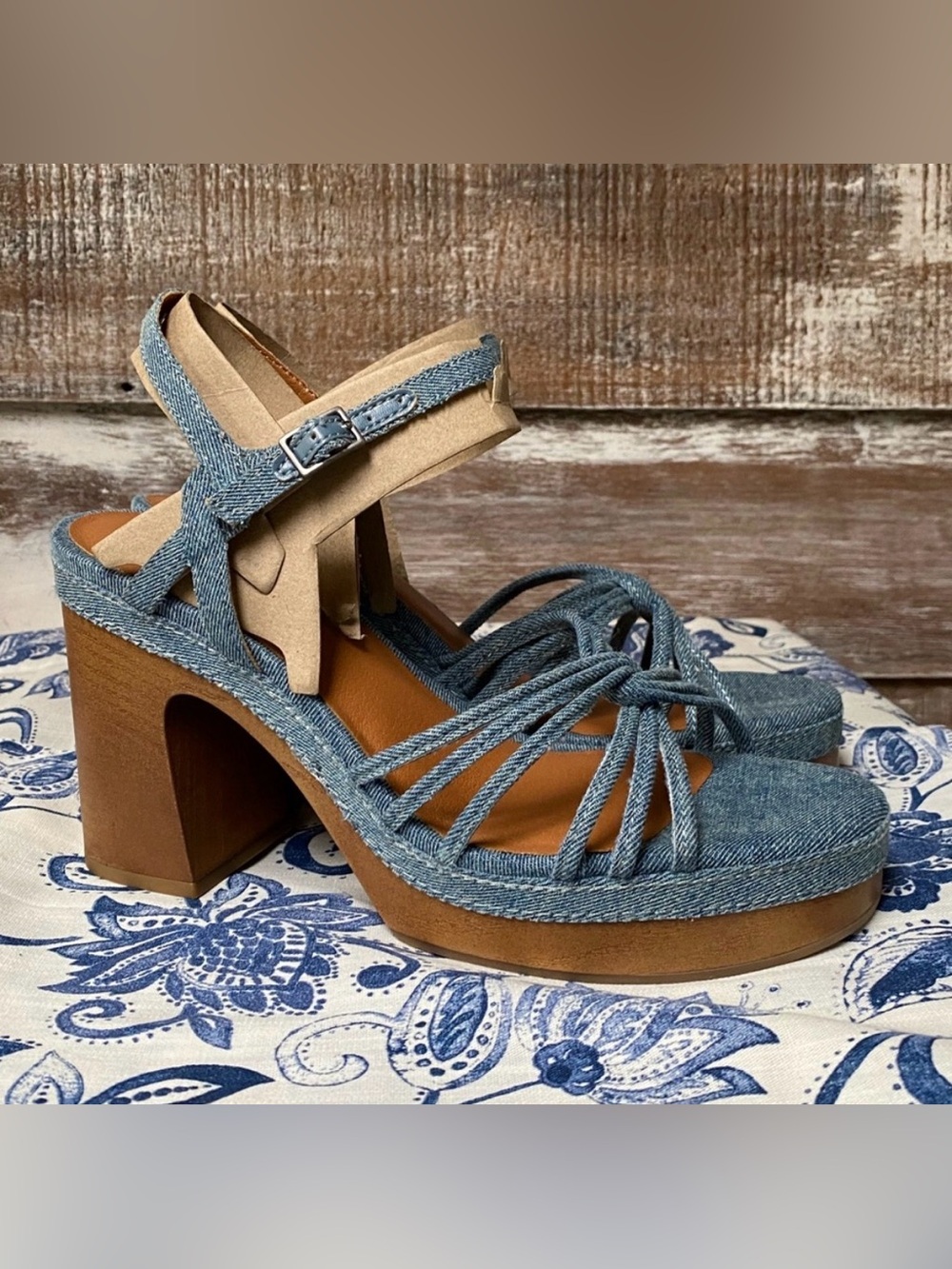 💙NEW💙 Lucky Brand Ismine Strappy Platform Sandal